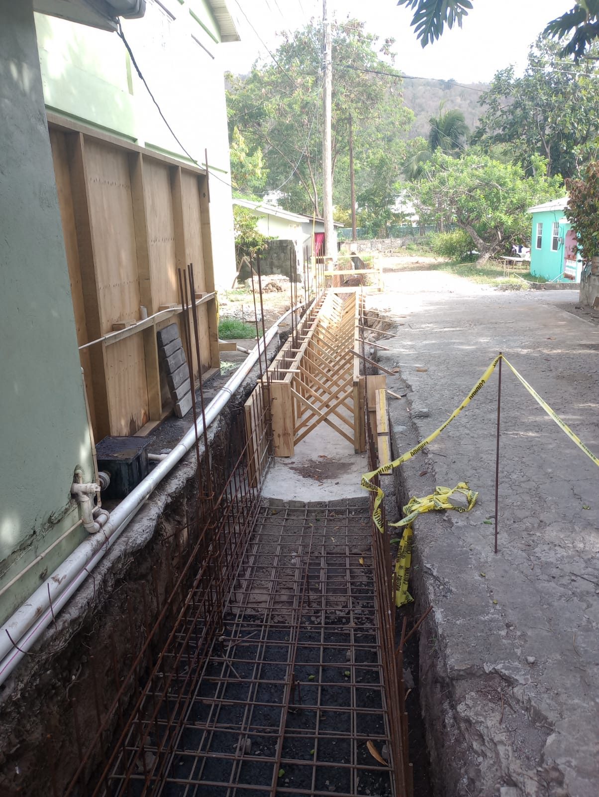 Reinforcement mesh and formwork
